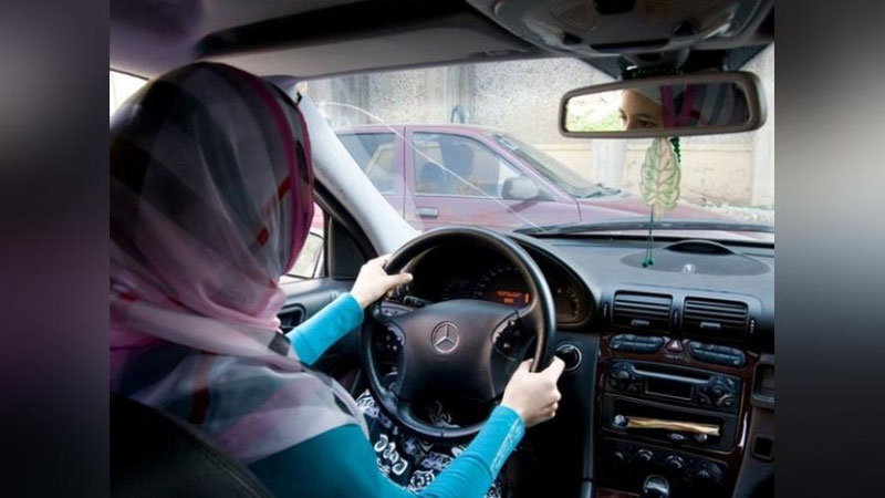 'Саудия Арабистонида машина ҳайдашни истовчи хотин-қизлар сони кескин ошиб кетди'ning rasmi