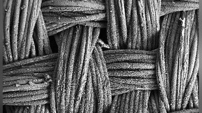 Изрображение 'Полупроводниковая ткань сможет блокировать разливы нефти и бороться с бактериями'