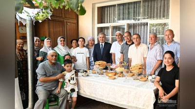 Изрображение 'Шавкат Мирзиёев посетил махаллю Хастимом в Алмазарском районе Ташкента (фото)'