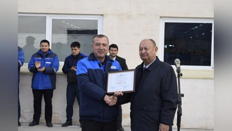 '«UzAuto Motors» «Uzavtosanoat» AJ tizim korxonalari o`rtasida o`tkazilgan ko`rik-tanlov g`olibi bo`ldi'ning rasmi