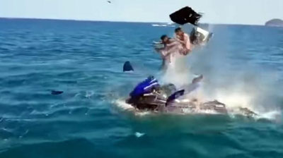 'Qora dengizda turistlar sayr qilayotgan gidrosikl portladi (Video)'ning rasmi