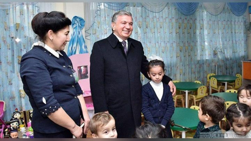 'Президент қарори билан боғча тарбиячиларининг ойлиги оширилади'ning rasmi
