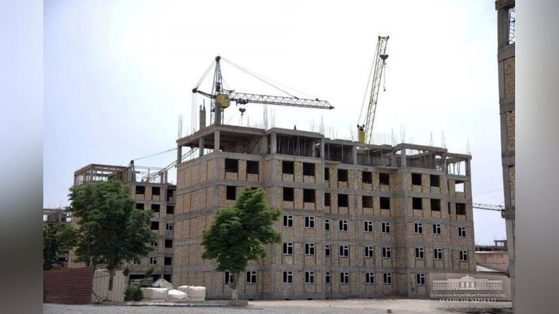 '2023 йил давомида қурилиш объектларининг 395 тасида буздириш ишлари олиб борилгани маълум қилинди'ning rasmi