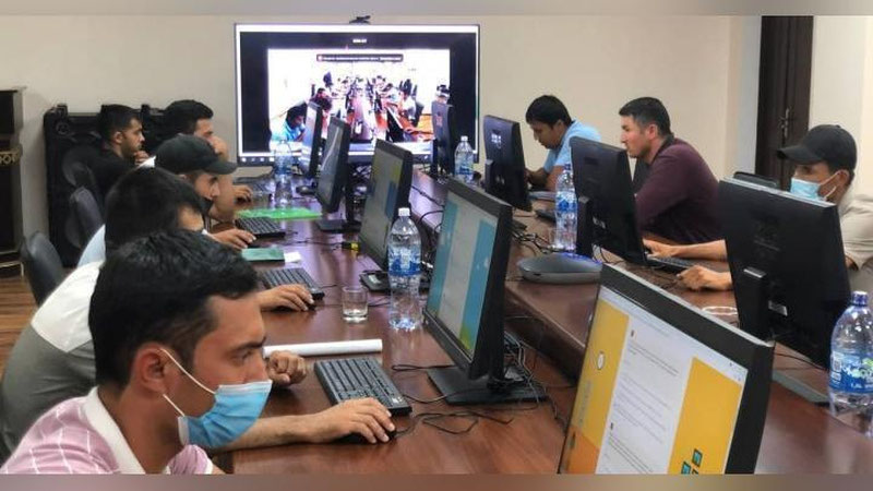 '“O`zbekneftgaz”: Gazli neft va gaz qazib chiqarish boshqarmasidagi bo`sh ish o`rinlariga yosh mutaxassislarni qabul qildi'ning rasmi