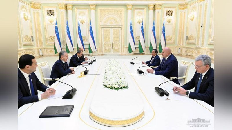 Изрображение 'Президент Узбекистана принял министра обороны Италии'