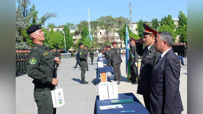 '​Mudofaa vazirligi askarlari Harbiy qasamyodni qabul qildi'ning rasmi