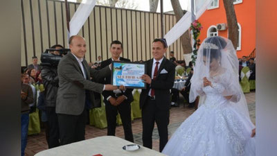 'Наманганлик келин-куёв 2 кун Бухорода саёҳат, ҳам зиёрат қилишади'ning rasmi