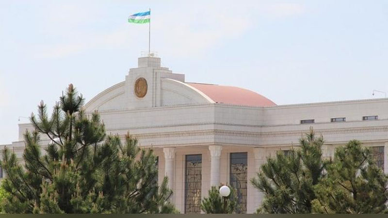 'Президент администрациясида бир қатор лавозимлар тугатилди'ning rasmi
