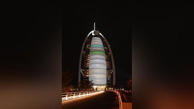 'Dubaydagi binolar O`zbekiston bayrog`i ranglarida namoyon bo`ldi'ning rasmi