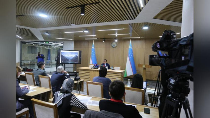 '"Chorvoq darvozasi: Janubiy Xo`jakent” hududida an`anaviy tog` qishlog`ining zamonaviy qiyofasi yaratiladi – Aziz Abduhakimov'ning rasmi