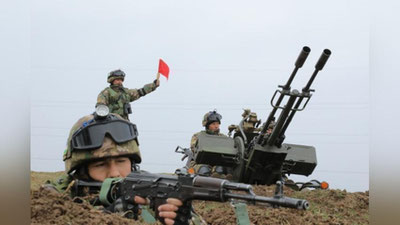 'Mudofaa vazirligi qo`shinlarini to`satdan tekshirish davom etmoqda (fotoreportaj)'ning rasmi