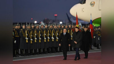 '​Prezident Shavkat Mirziyoev Moskvaga keldi'ning rasmi