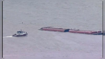 'AQShda neft tankeri 2 ta barja bilan to`qnashib ketdi'ning rasmi