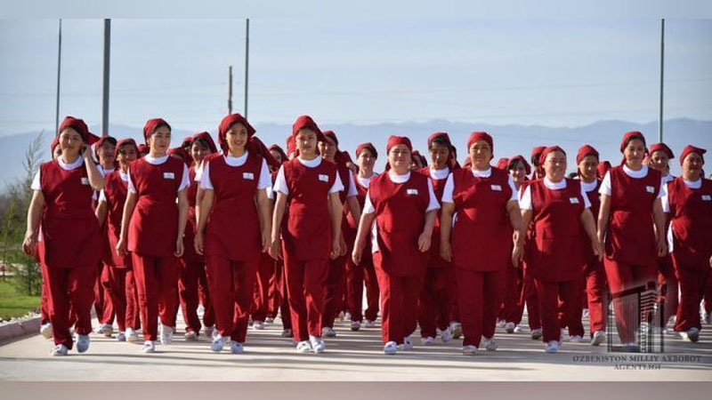 'Фоторепортаж: Зарбдор туманидаги “Зарбдор текстил” масъулияти чекланган жамиятида'ning rasmi