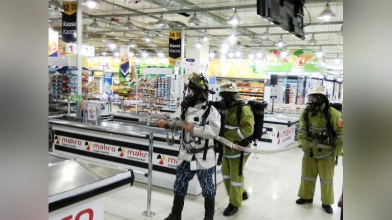 'Toshkentdagi  savdo-ko`ngilochar markazlarida yong`in xavfsizligi bo`yicha amaliy mashg`ulotlar o`tkazildi'ning rasmi