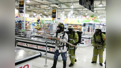 'Toshkentdagi  savdo-ko`ngilochar markazlarida yong`in xavfsizligi bo`yicha amaliy mashg`ulotlar o`tkazildi'ning rasmi