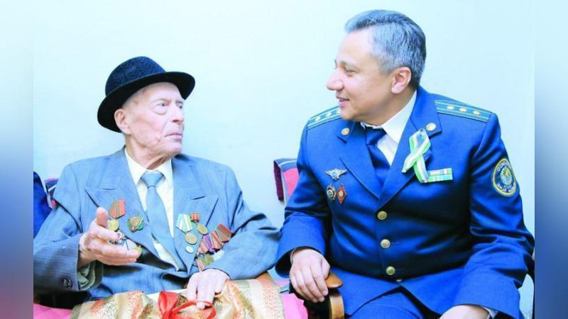 'Ikkinchi jahon urushi qatnashchilari hamisha e`zozda'ning rasmi