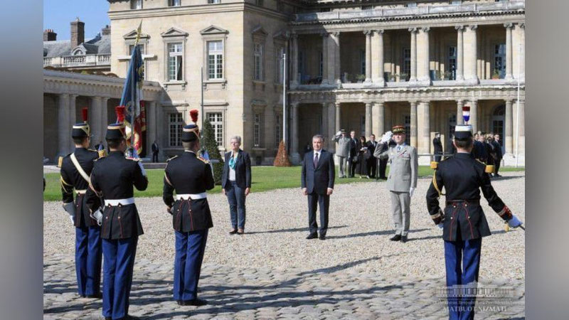 Изрображение 'В ПАРИЖЕ ПРОШЛА ОФИЦИАЛЬНАЯ ВСТРЕЧА ПРЕЗИДЕНТА УЗБЕКИСТАНА (ФОТО)'