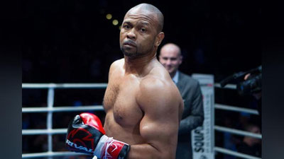 'Roy Jons bokschilarimizning jangini kuzatadi'ning rasmi