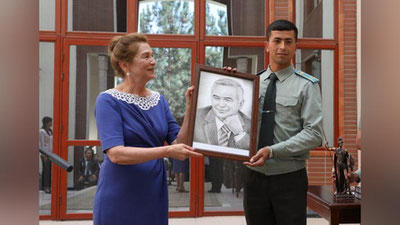 'Chirchiq oliy tank qo`mondonlik-muhandislik bilim yurtining kursantlari Tatyana Akbarovna bilan uchrashdi'ning rasmi