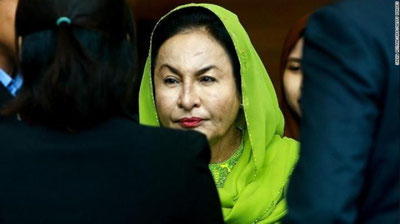 'Malayziya sobiq bosh vazirining rafiqasi terrorizmni moliyalashtirishda ayblanmoqda'ning rasmi