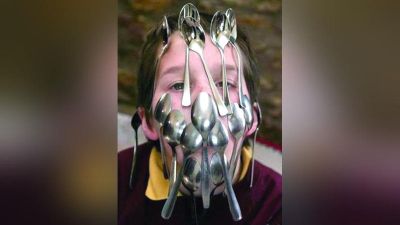 'Magnit bolakay'ning rasmi