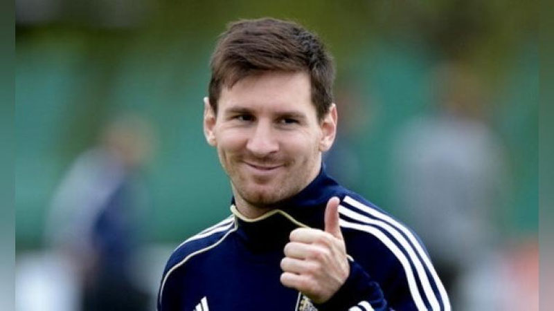 Изрображение 'Месси удалили камни в почках и выписали домой'