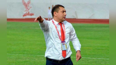 '5 yilga futboldan chetlatilgan Ilhom Mo`minjonov «Neftchi» bosh murabbiyiga aylanadi'ning rasmi
