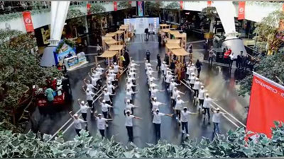 Изрображение 'ФЛЕШМОБ В АСТАНЕ: СТУДЕНТЫ СТАНЦЕВАЛИ "АНДИЖАНСКУЮ ПОЛЬКУ" (ВИДЕО)'