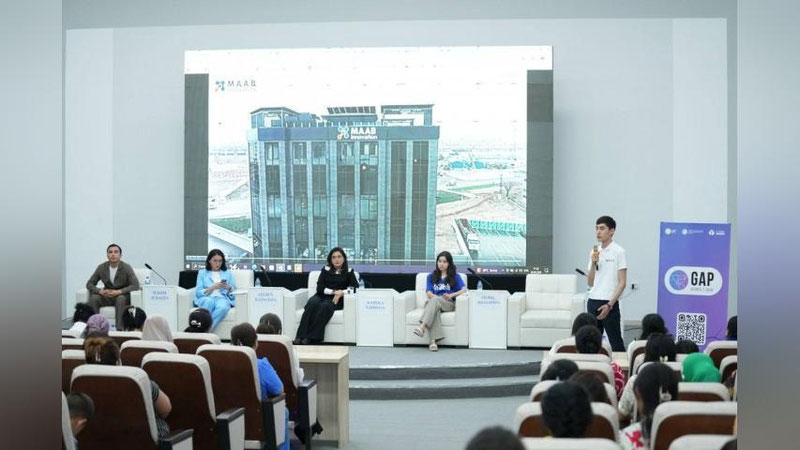 'IT sohasi bo`yicha xotin-qizlarning navbatdagi yig`ilishi bo`lib o`tdi'ning rasmi