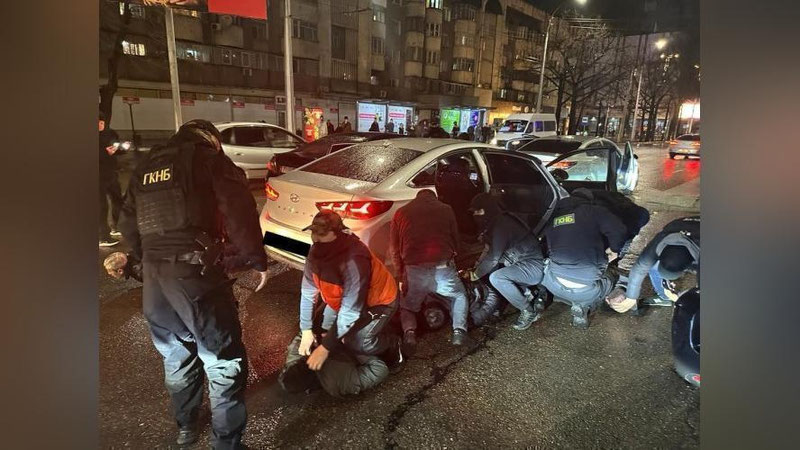 'Қирғизистон раҳбариятига суиқасд уюштирмоқчи бўлганлар қўлга олинди'ning rasmi