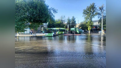 'Suv bosgan Yunusobod tumanining ayrim ko`chalari transportlar harakati uchun yopildi'ning rasmi