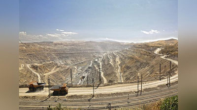 '2021-2025 yillarda 290 ming tonna mis, 38 tonna oltin va 203 tonna kumush ishlab chiqariladi. Jurnalistlar  Olmaliq kon-metallurgiya kombinatida bo`lishdi'ning rasmi