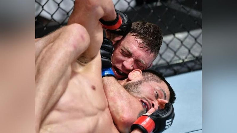 'Ўзбекистонлик жангчи Маҳмуд Муродов UFC'даги илк мағлубиятини қабул қилиб олди'ning rasmi