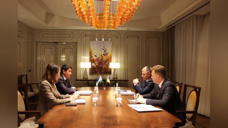 'Коррупцияга қарши курашиш агентлиги ва Украина Коррупциянинг олдини олиш миллий агентлиги раҳбарияти ўртасида учрашув бўлиб ўтди'ning rasmi