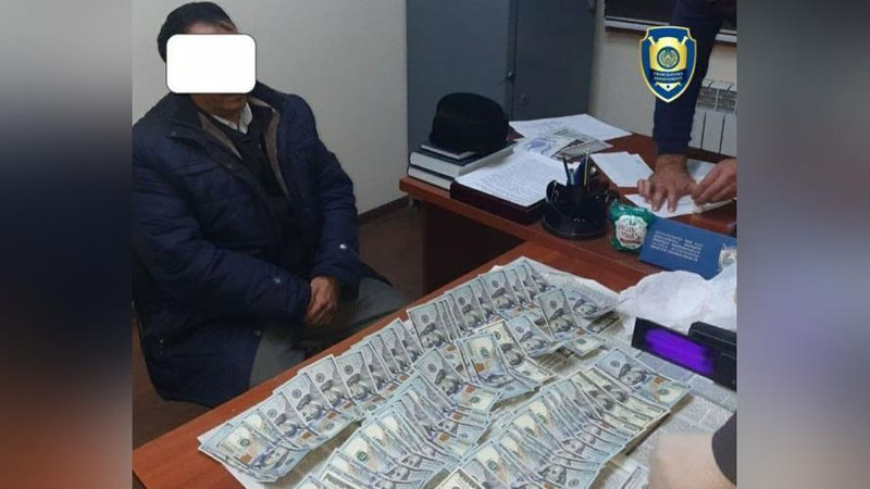 'Тўрткўлда тадбиркор бўлиш истагида бўлган фуқародан пул талаб қилган фирибгар ушланди'ning rasmi