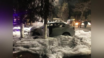 'Тошкентда 15 ёшли ҳайдовчи бошқарган "Cobalt" бошқа машина билан тўқнашиб ёниб кетди'ning rasmi
