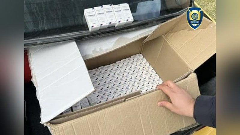 'Самарқандда “Remdesivir”ни 16 300 АҚШ долларига ноқонуний сотмоқчи бўлган фуқаро қўлга олинди'ning rasmi