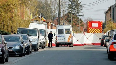 'Белгиядаги карнавалда автомобиль оломон устидан юриб кетди'ning rasmi