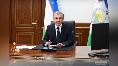 'Президент келгуси йил якунига қадар марказлар орқали кўрсатиладиган давлат хизматлари сонини ҳозирги 172 тадан 300 тага, мобиль илова орқали кўрсатиладиганларини 60 тадан 250 тага етказиш вазифасини қўйди'ning rasmi