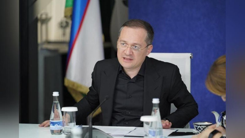 'Komil Allamjonovni 4,2 mln. dollarlik tilla va brilliant buyumlarni O`zbekistonga bojsiz olib kirganlikda ayblagan nashr undan uzr so`radi'ning rasmi