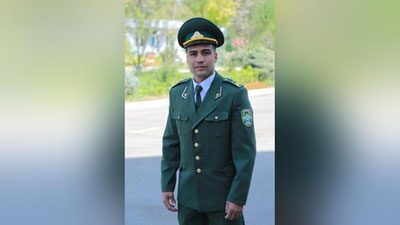 'Shaxram G`iyosov bojxona xodimi bo`ldi'ning rasmi