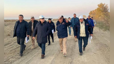 '“O`zbekneftgaz”: “Ishchi guruh” a`zolari kuz-qish mavsumini betalafot o`tkazish va tabiiy gaz qazib chiqarilishi holatini o`rganish maqsadida Muborak neft va gaz qazib chiqarish boshqarmasida bo`ldi (Foto)'ning rasmi