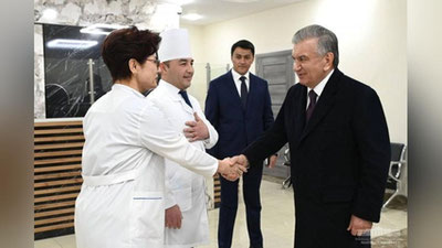 'Prezident Farg`ona shahridagi tibbiyot markazida bo`ldi (foto)'ning rasmi