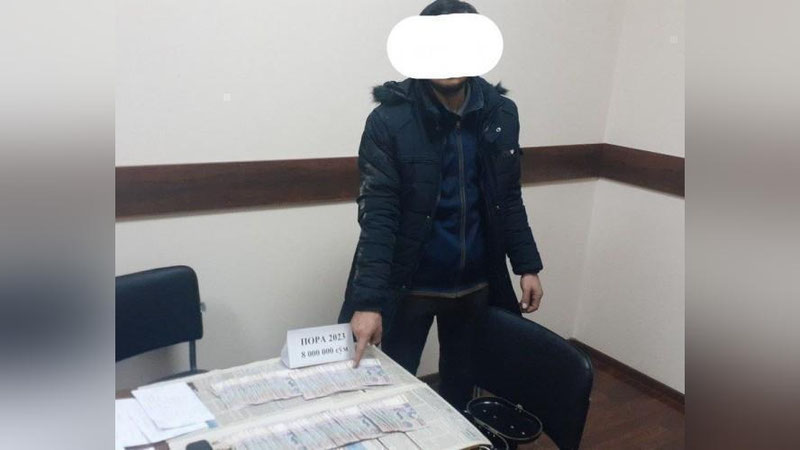 'Navoiyda ayolning videolarini tarqatish bilan tahdid qilgan shaxs qo`lga tushdi'ning rasmi