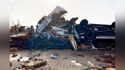 'AQShda yuz bergan tornadolar oqibatida 26 kishi vafot etdi'ning rasmi