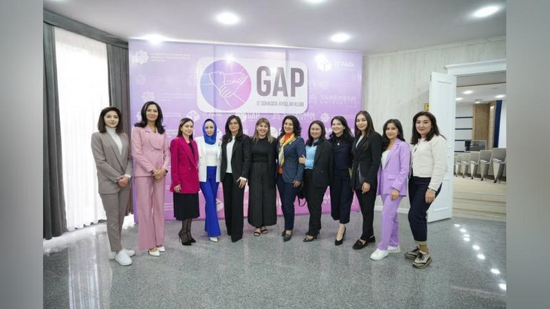 'Ayollardan iborat IT-klubning navbatdagi uchrashuvi Jizzaxda bo`lib o`tdi'ning rasmi