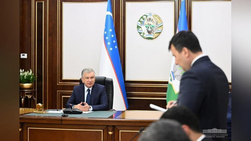 'Shavkat Mirziyoev Jahon savdo tashkilotiga a`zo bo`lish jarayonlari va istiqbollariga oid taqdimot bilan tanishdi'ning rasmi