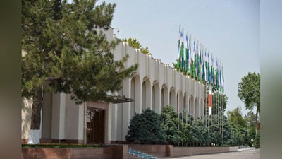 'Prezident Moskvaga jo`nab ketdi'ning rasmi