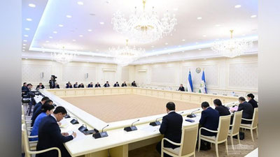 'Mutasaddilarga yil yakuniga qadar dastur asosida 550 ming aholini o`qitib kambag`allikdan chiqarish choralarini ko`rish vazifasi yuklatildi'ning rasmi